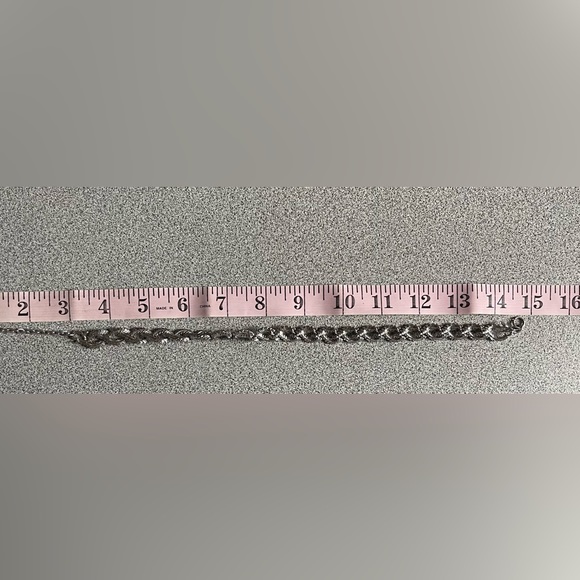 Silver Toned Necklace - Picture 5 of 6